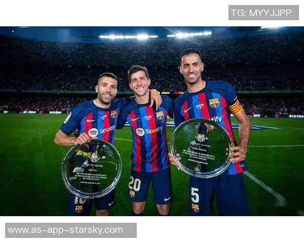 布斯克茨携妻儿共庆退役仪式迈阿密球迷齐聚致敬